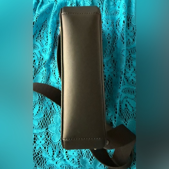 Kate Spade x Disney Aristocats Mini Camera Bag - Picture 10 of 16